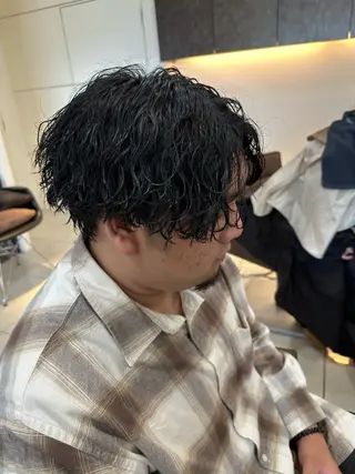 ミディアム パーマ メンズ 海外風パーマ 健人のヘアスタイル