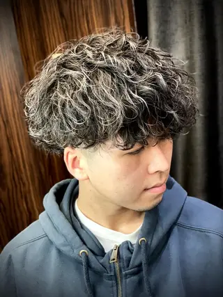 ショート パーマ メンズ 浅見 天翔のヘアスタイル