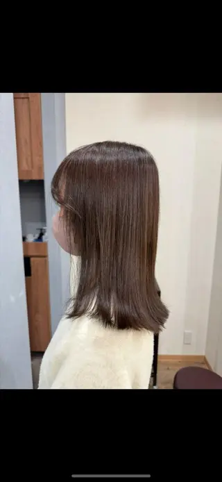 ミディアム opsia所属・艶カラー×レイヤー Natsumiのヘアスタイル