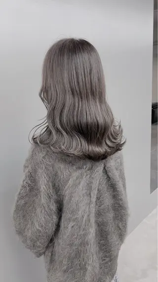 ミディアム ベージュ/グレージュ 🧸あやか/表参道のヘアスタイル