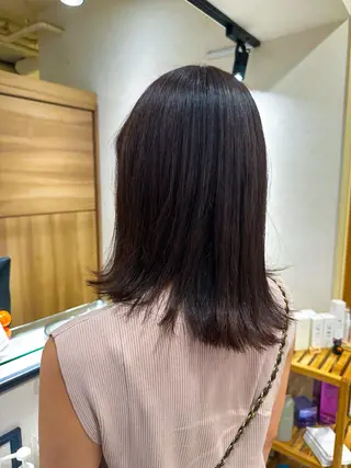 ミディアム カラー 岡本 葵のヘアスタイル
