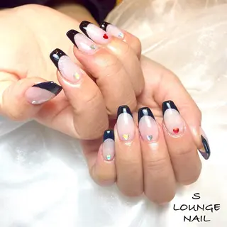 ネイル S LOUNGE NAIL所属・パーツたくさん🍓 SUMIのネイルデザイン