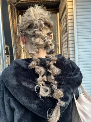 ロング カラー ヘアアレンジ ツキノキ ミナのヘアスタイル