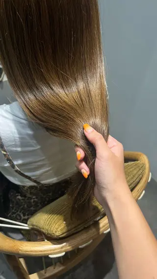 ロング YUI／レイヤー カット/透明感カラーのヘアスタイル