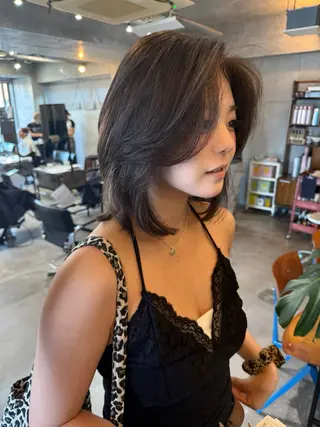 ミディアム レイヤーカット\ウル フ　chinatsuのヘアスタイル