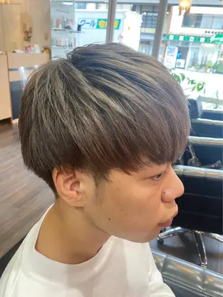 ショート カラー 西尾 太郎のヘアスタイル