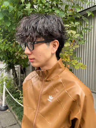 パーマ メンズ 似合わせモテヘア Akari🦢🖤のヘアスタイル