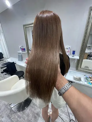 カラー 髪質改善 上品艶感カラーのヘアスタイル