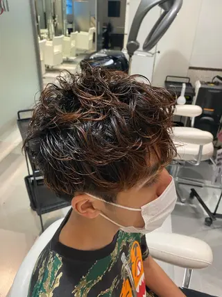 パーマ メンズ コテ巻き風パーマ 藤澤　知彌のヘアスタイル