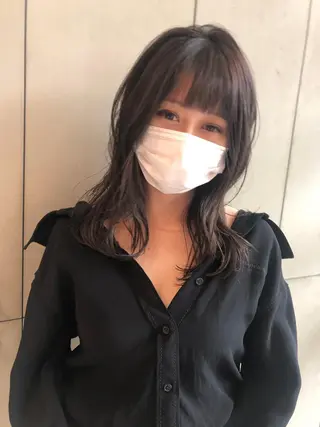 セミロング カラー 古屋 花織のヘアスタイル