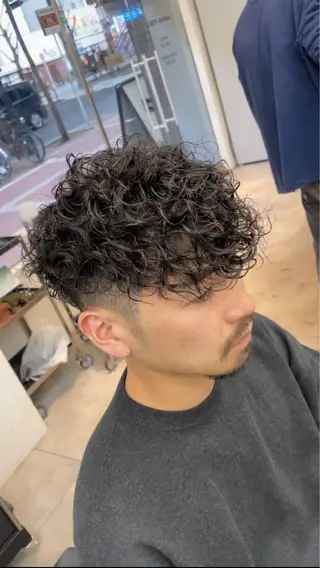 ミディアム パーマ MENS FEEL所属・メンズパーマが上手い 💇RYO❤️‍🔥のヘアスタイル