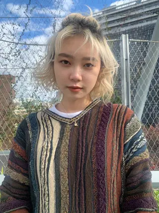 ミディアム カラー Qin share salon 原宿店所属・🫧艶ハイトーン 特化🫧ライヤのヘアスタイル