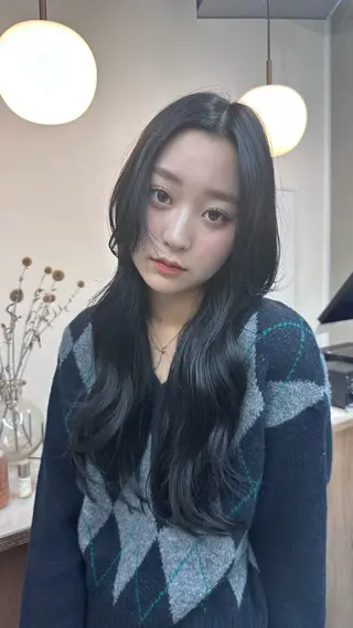 ロング カラー ［  ］Shiro所属・Shiro RENのヘアスタイル