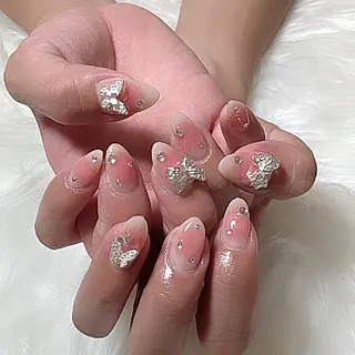 ネイル シュシュ 🎀 girly nailのネイルデザイン