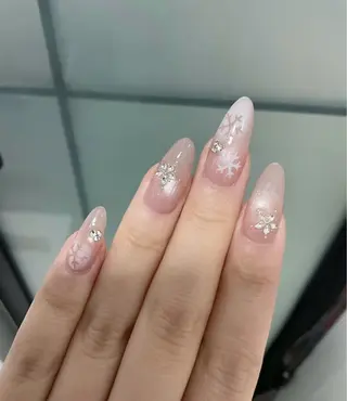 ネイル 高木 維麗絲のネイルデザイン