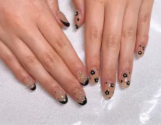 ネイル VIERU 🌈🎀💖のネイルデザイン