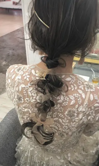 ヘアアレンジ WHITE EYE 浦添所属・ヘアメイク acoのヘアスタイル