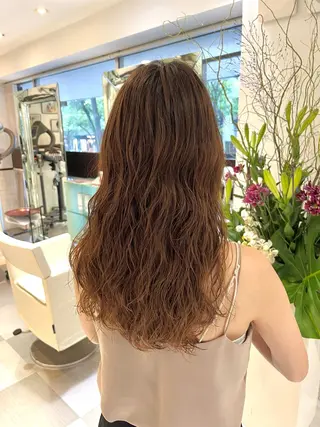 ミディアム パーマ コテ巻き風パーマ 藤澤　知彌のヘアスタイル