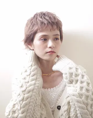 ショート カラー ヨシダ トオルのヘアスタイル