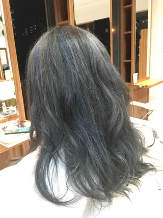 セミロング カラー 白髪ぼかしハイライト 柳川拓哉のヘアスタイル