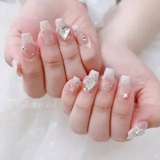 ネイル ＶＩＶＩ nailsalonのネイルデザイン