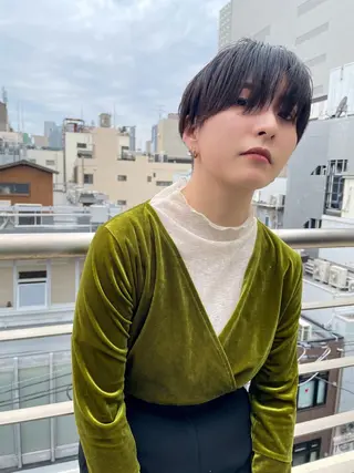 ショート カラー オカモト ミユウのヘアスタイル