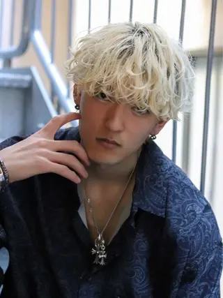カラー メンズ 💀EDEN副店長/ ブリーチ"骨格補正"のヘアスタイル