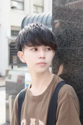 ミディアム メンズ 公式 Ease by amble luxeのヘアスタイル