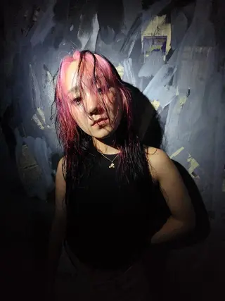 ロング Backbocker所属・ハイトーン/ブリーチ /デザインカラーのヘアスタイル