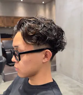 ショート パーマ メンズ 佐藤 吏空のヘアスタイル