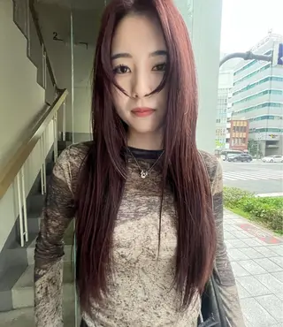 カラー sliver ・siki /YUIのヘアスタイル