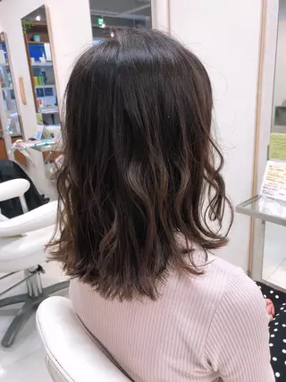 ミディアム 阿部 美咲のヘアスタイル