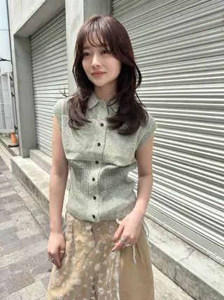 セミロング 鎌倉 彩のヘアスタイル
