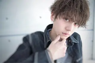 ショート パーマ メンズ 赤み消し🌿 透明感カラー🫧のヘアスタイル