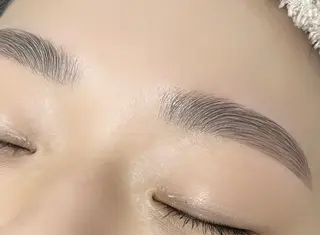 アイブロウ enu大阪梅田店【エヌ】所属・大西 里奈のマツエク・マツパデザイン