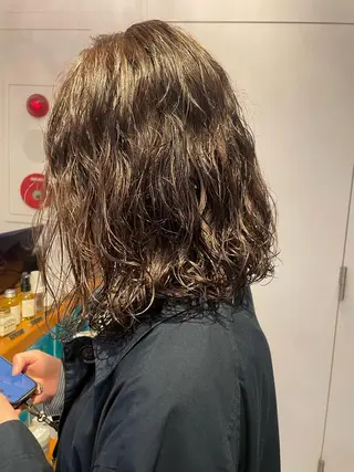 ミディアム カラー パーマ レイヤー/似合わせ TAKUYAのヘアスタイル