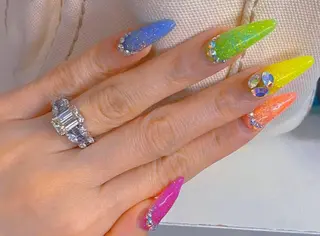 ネイル カラー 🦋ネイルサロン ブラン🌈ゆりのネイルデザイン