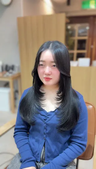 ロング カラー honoka/レイヤ ー/艶感カラー/韓国のヘアスタイル