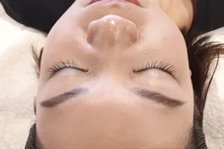 ワンハートイズム所属・牧野 マコのマツエク・マツパデザイン