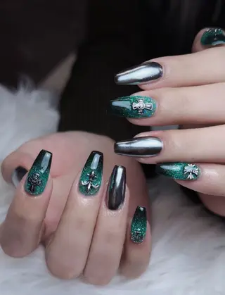 ネイル ENsalon AKIRAのネイルデザイン