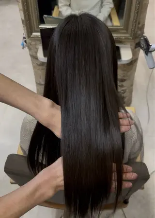 ロング clomus梅田茶屋町店所属・髪質改善特化美容師 酸性ストレート近藤俊のヘアスタイル