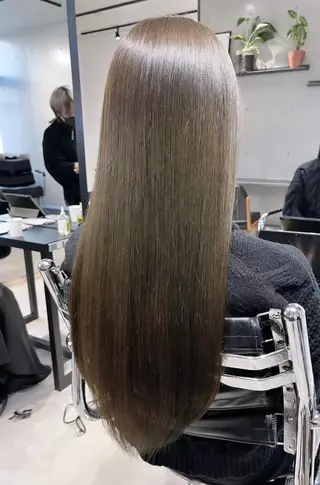 ミディアム カラー パーマ ヘアアレンジ 透明感/オリーブ/ グレージュ/YUKAのヘアスタイル