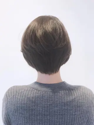 ショート カラー 湯浅 了一のヘアスタイル