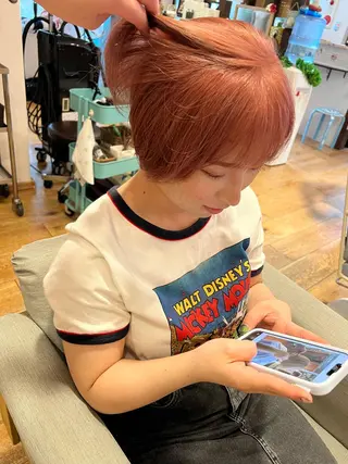 ショート ハイトーン/ ダブルカラー/透明感のヘアスタイル