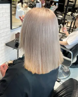 セミロング カラー レイヤー/透明感 カラー🌿KANTAのヘアスタイル