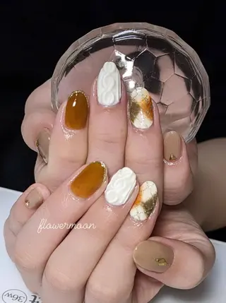 ネイル フラワー ムーンのネイルデザイン