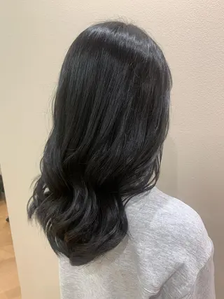 セミロング カラー 佐々木 有彩のヘアスタイル