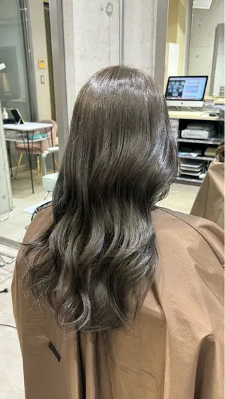 ロング RUKA🩰透明感 寒色カラー/レイヤーのヘアスタイル