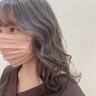 セミロング カラー ヘアアレンジ Mirai 🧸のヘアスタイル