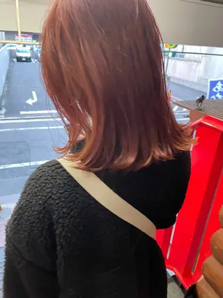 セミロング さの あやねのヘアスタイル
